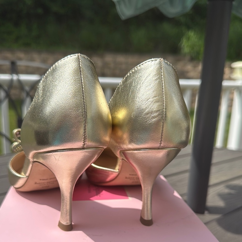 NEW Kate Spade Leather Gold Bow Stud Heels - Picture 4 of 10